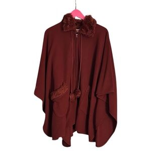 Moda Burgundy Women's Zipper Cape Poncho with Fur Trim